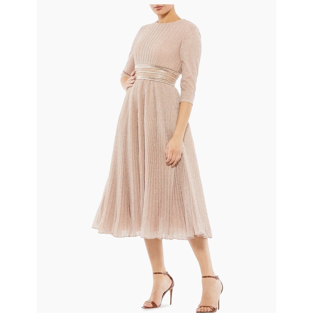 NWT MAC DUGGAL Champagne Embellished Shimmering Pleated A-Line Gown Size 2